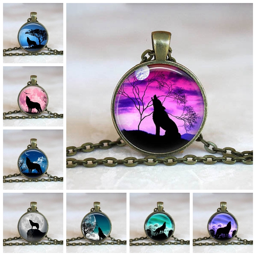 

Retro Style Pendant Necklace With Wolf Pattern, Howling Wolf, Precious Glass, Cabochon, Chain, Necklace, Gift For Women And Friends