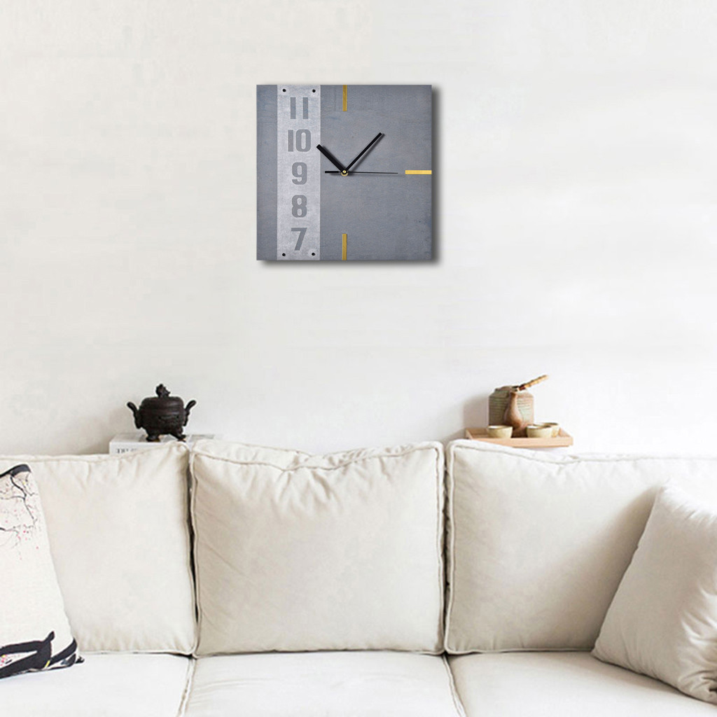 

Unique Creative Design Wooden Square Wall Clock With Wood Grain L515