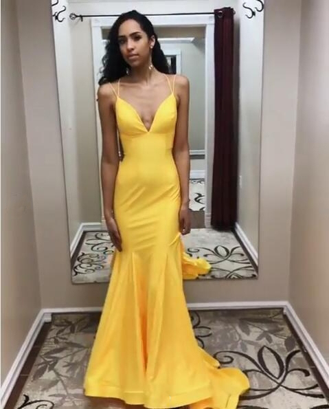 

Blackless Criss-Cross Prom Dresses Long V Neck Sheath Black Girls Prom Party Dresses Yellow Spandex Graduation Gowns