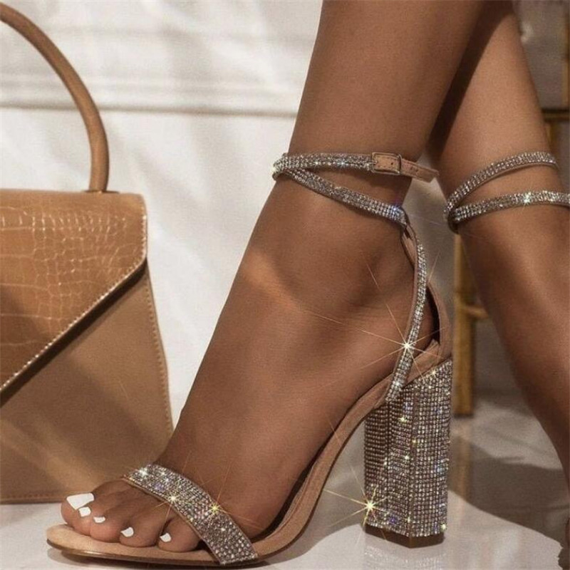 sandálias douradas 2018