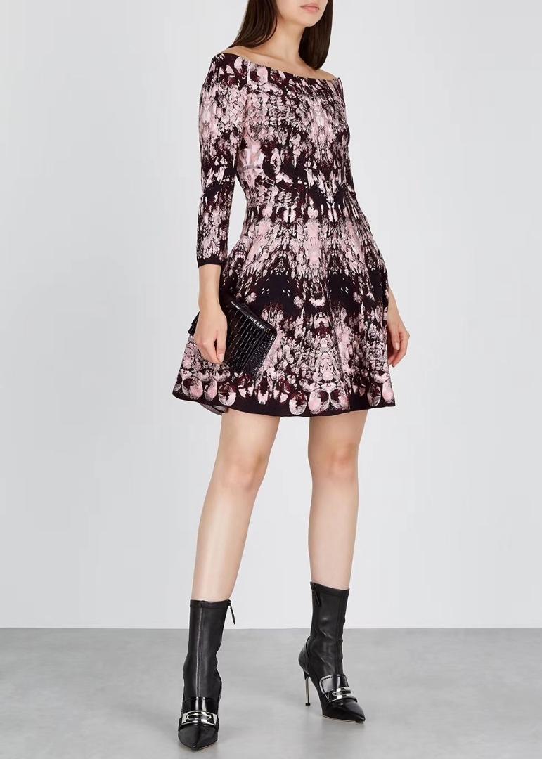 

High Quality 2019 New Women Jacquard dress Slash neck long sleeve Vestidos Celebrity Evening Party Bodycon Bandage Dress, As pic