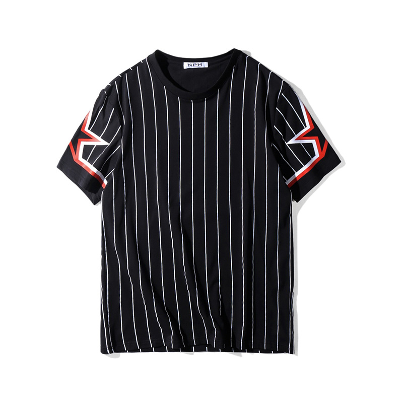 camisa blanca con rayas negras hombre