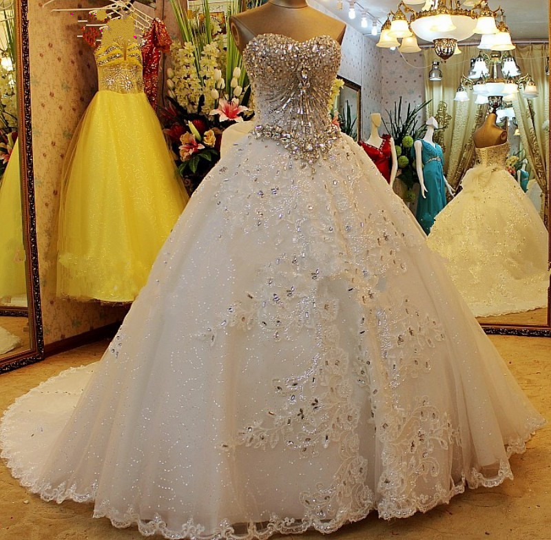 

2020 Luxury Wedding Dress with Crystals Beading Rainstones Lace Up Back Custom Made Vestidos de Novia Newest Design Bridal Gowns Long, White