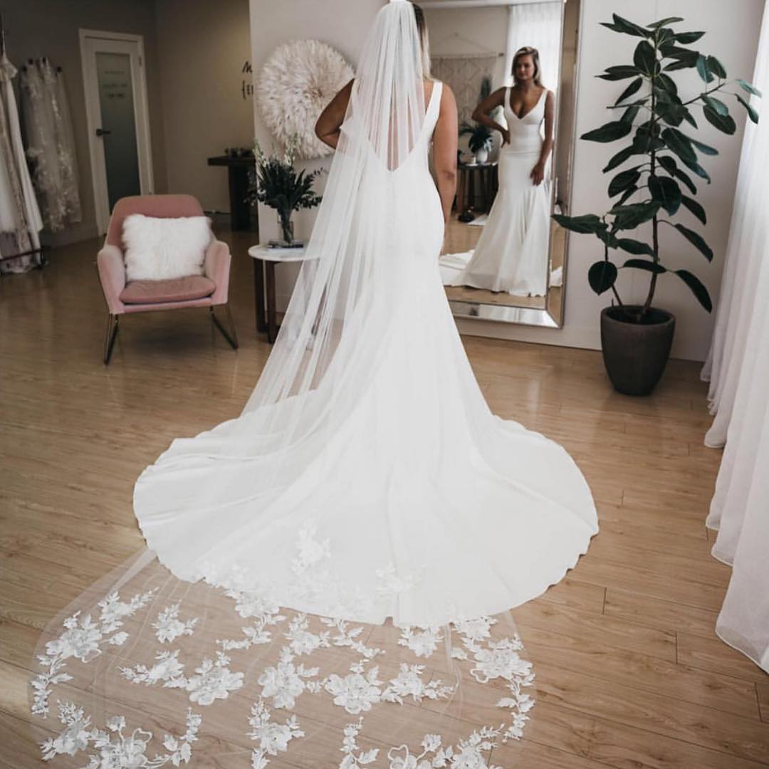 

2019 Best Selling 3M Wedding Veils Long Cathedral Length White Ivory Bridal Veils with Comb Veu De Noiva Longo One Layer Wedding Veil