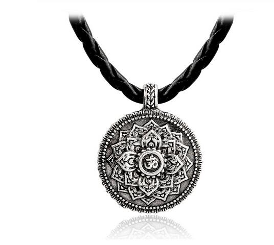 Spirituel Bouddha Charme Plaqué Argent Collier Pendentif méditation Ohm zen OM