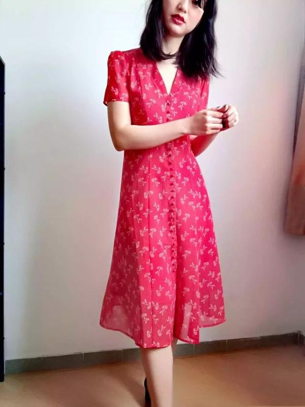 

Women Dresses 2020 Summer New V Neck Printing Midi Dress with Buttons, Red