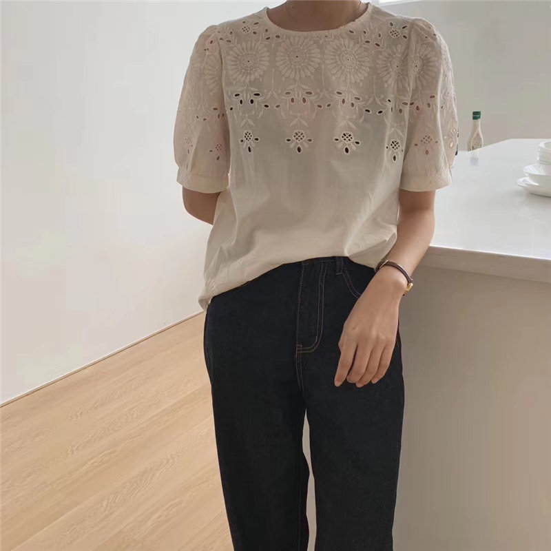 

New White Summer Loose Hollow Out Cute 2020 Hot Solid Hook Flower Shirt New Korean Fresh Short Sleeve Tops Basic Blouses, Photo color