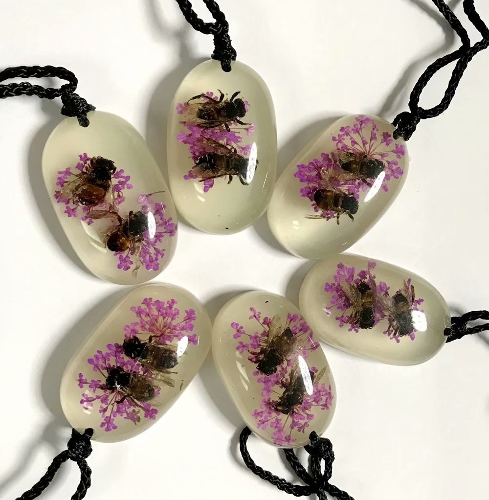 

free shipping yqtdmy 17 pcs noble purple flower bottom style double bee insect nice pendant, Silver