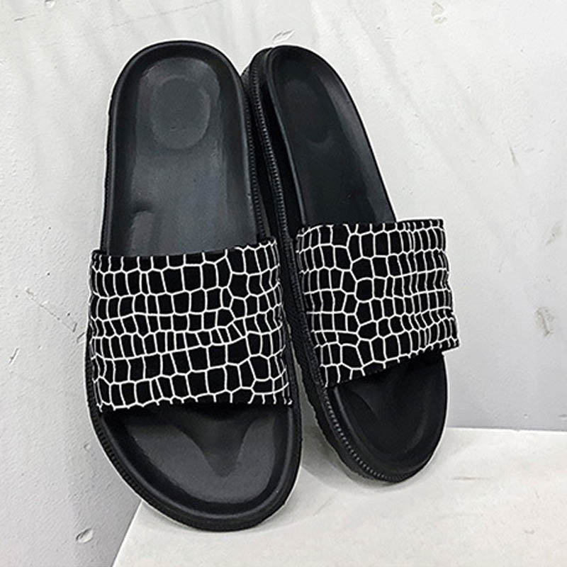 

Men's Beach Sandals Outdoor Fashion PVC Slippers Lightweight Non-slip Casual Slides Comfort Fresh Flat Home Bathroom Slippers, Black