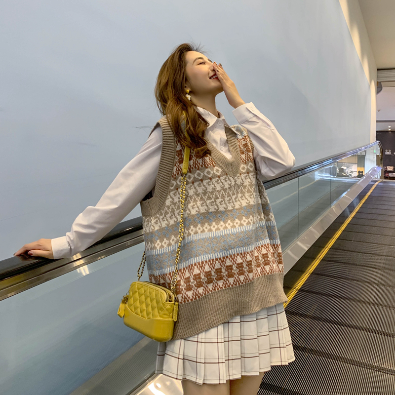 

Knitted Vest England Style Loose Oversize  V-necked Sleeveless Tank Top Girl Casual Outwear C1, Multi