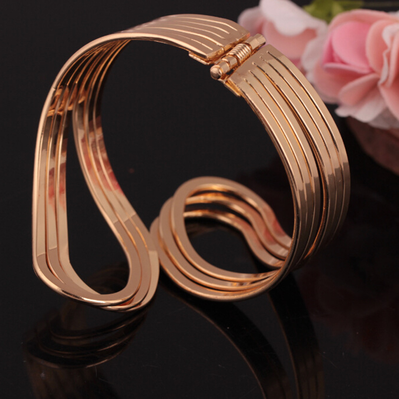 

Wholesale- New Style Jewelry High-end Exaggerated Open Metal Bracelet High Quality Fashion Gold/Silver Color Geometry Bangle