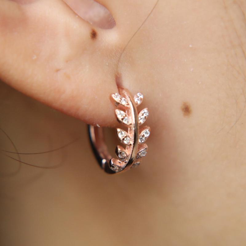 

Charm Rose Gold 100% 925 Sterling Silver Mini Huggie Hoops Cz Leaves High Quality Delicate Clip Hoop Fashion Spring Style Earring