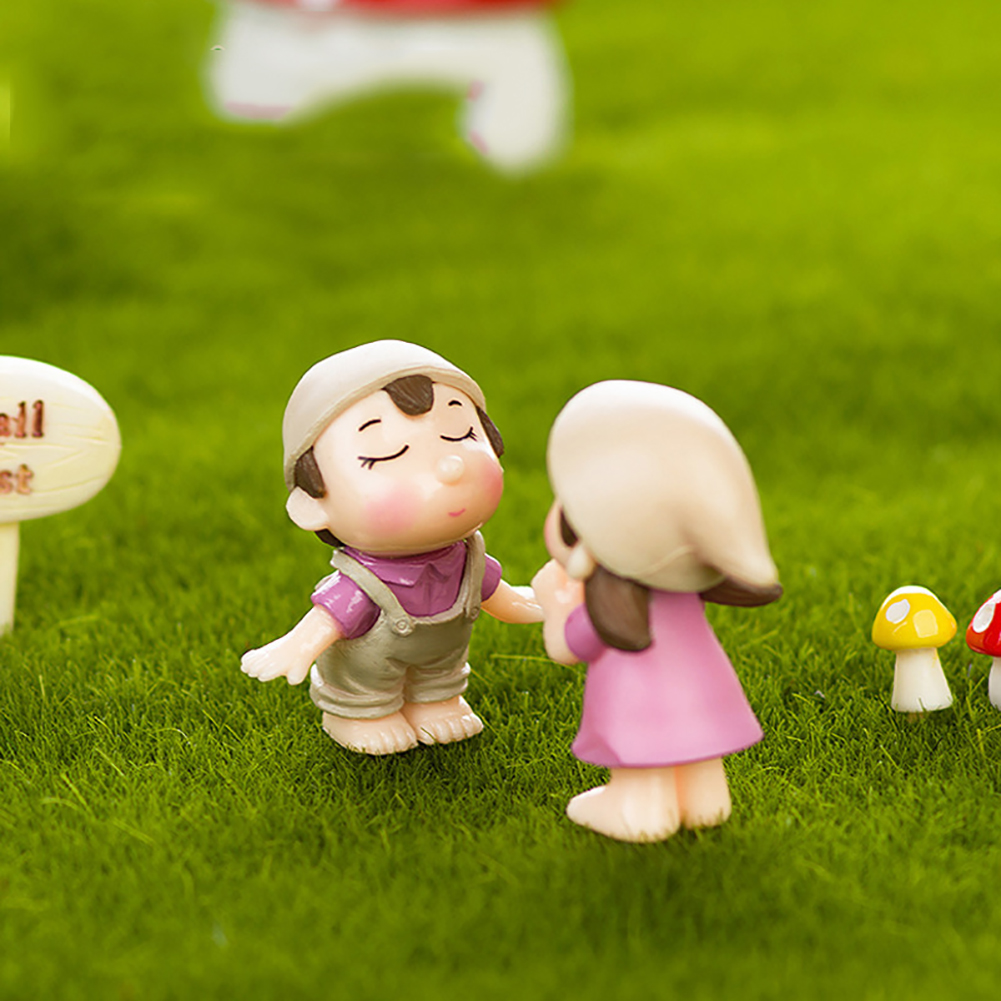 

Boy Girl Kids Couple Miniature Ornament Craft DIY Landscape Dollhouse Decor Yard & Garden Decor