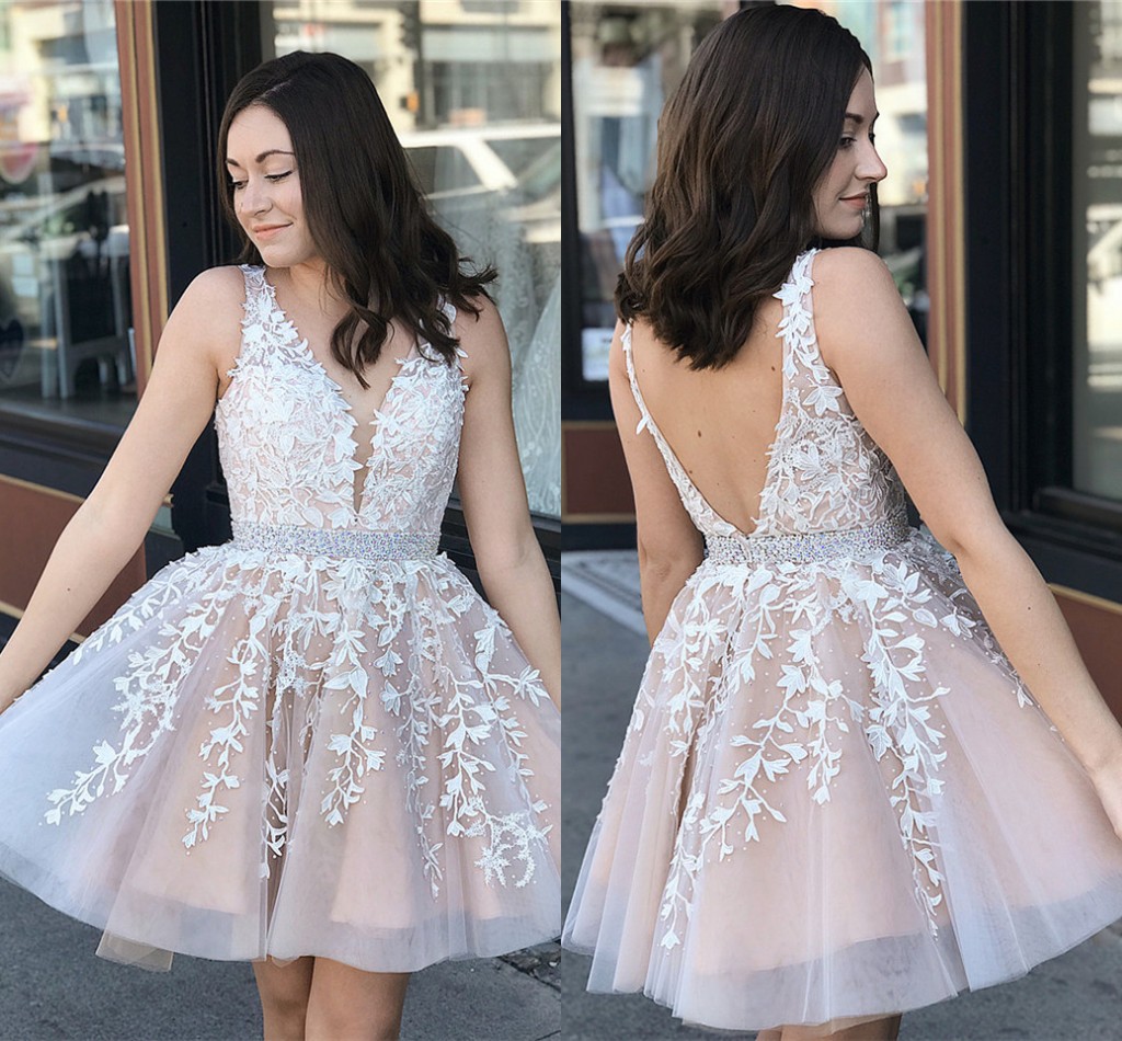 

2019 Cheap Lace Appliqued Short Homecoming Dresses Sexy Short V Neck Cocktail Party Gown Champagne Mini Formal Prom Evening Wear BM1544, Water melon