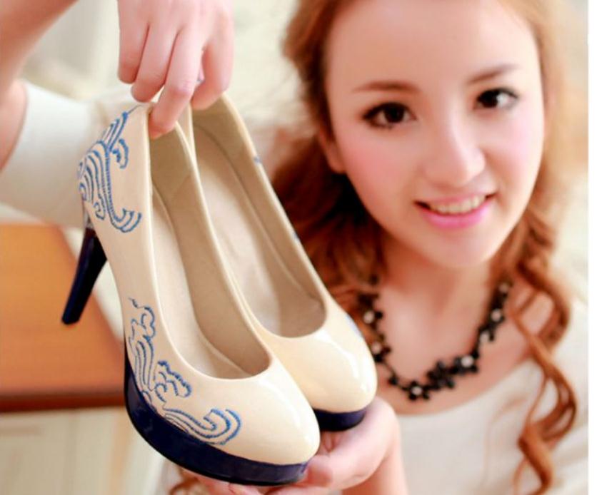 

2019 Women's shoes in Spring and Autumn with New style High heel fine heel round head waterproof table @305, Black