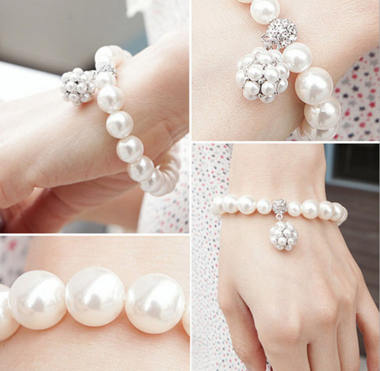 

Concise Style Joker Strawberry Pearl The Ball Diamond Lovely Woman Bracelet Yiwu Small Commodities