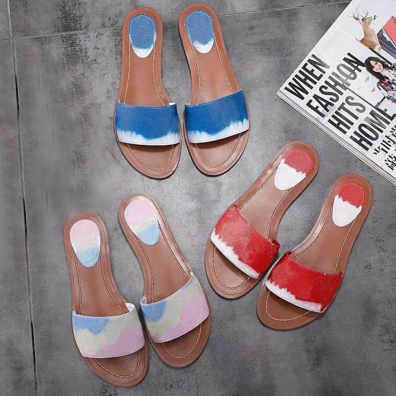 

Beach slippers Classic Flat Summer Lazy Designer Cartoon Big Head flops leather Slides Hotel Bath letter Embroider women shoes Lady sexy Sandals Large size 35---38--42, Extra shoebox