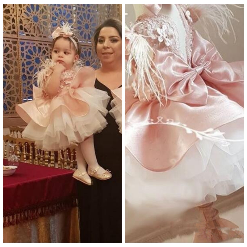 

2020 O-Neck Lace Appliques Ball Gown Flower Girls Dresses Short Pink Kids Cute Birthday Party Gowns Communion Party Dress Feather Adorned, Same as image