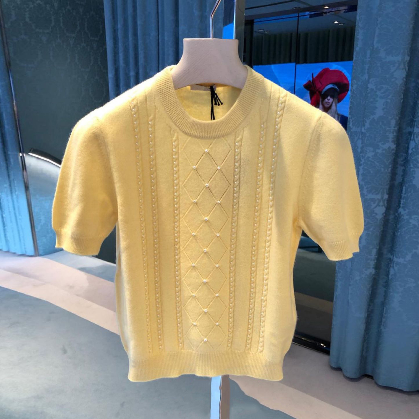 

2019 Spring and Summer Short-sleeved Knit Shirt Early Spring New Short Paragraph Pullover Sweater Lazy Outer Wear Lantern Sleeve Beads, Yellow