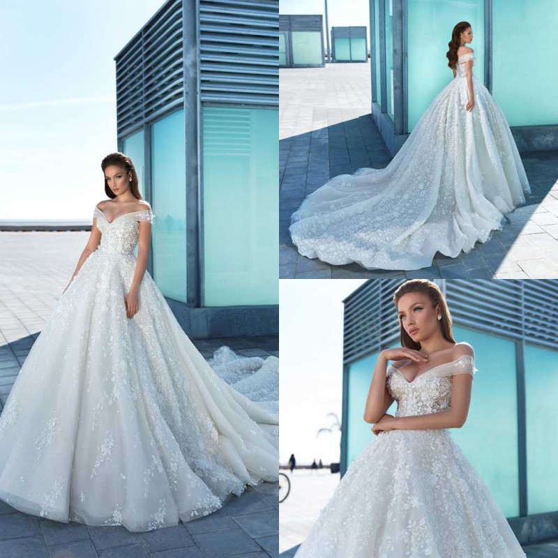 

2020 Bohemian Crystal Design Wedding Dresses Off Shoulder Lace Appliques Ball Vintage Bridal Gowns Sweep Train A-Line Beach Wedding Dress, Pink