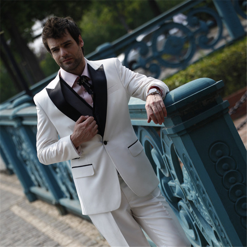 

2021 White Coat Black Shawl Collar Men Suit For Wedding 2Pieces (Jacket+Pant) Custom Suits Trajes De Hombre Tuxedos Blazer