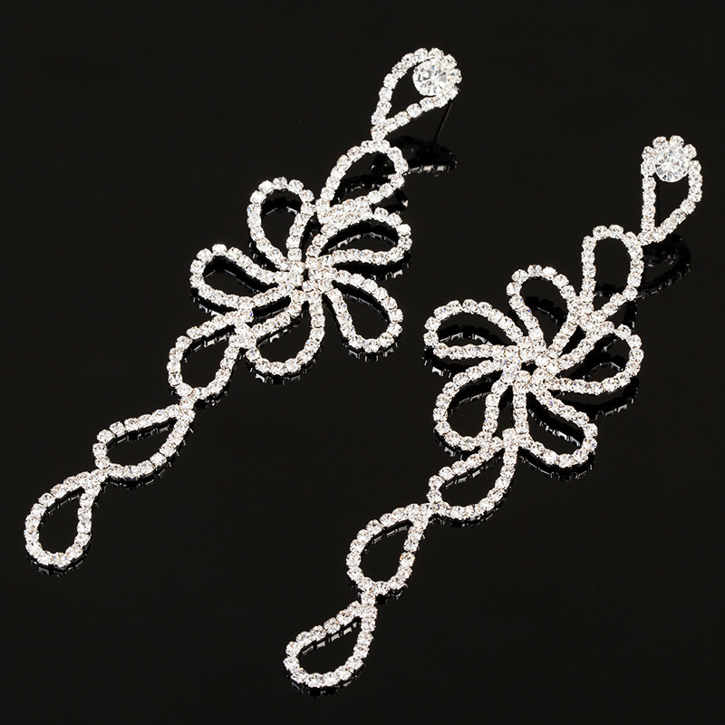

Romantic That 's Ok Flower Drip Exaggeration Ear Nail Ornaments