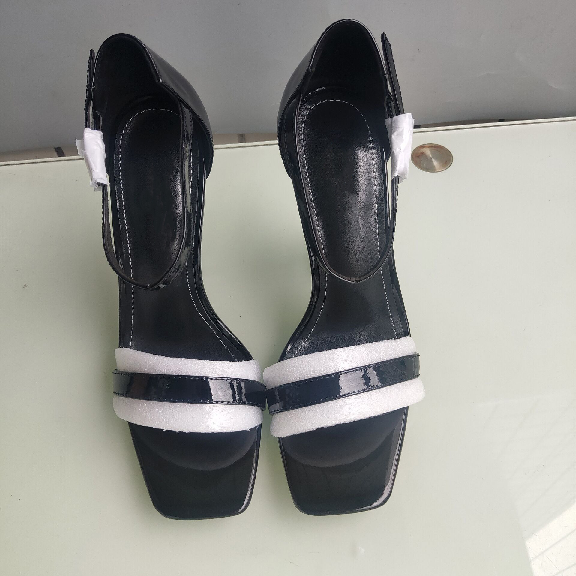 

European Classic Luxury Style Women's shoes Sandals Fashion Slippers Sexy sandal Alphabetic heel Leather Stitching and Making Belt Buckles, Black