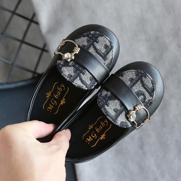 

New Baby Shoes Spring Toddler 2 Colors Soft Shoes Girls First Walkers Fashion Moccasins Princess Shoes