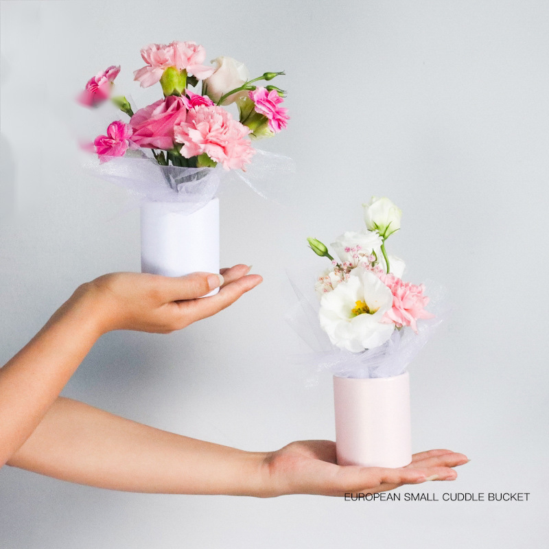 

Creative Paper Flower Arrangement Box With Lid Bucket Florist Bouquet Boxes Barrel Gifts Pack for Wedding Party Flower Bucket