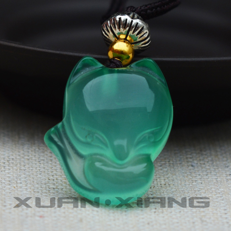 

Drop Shipping Ladies Agate Necklace Pendant Green Chalcedony Carved Small Pendant Gift for Women Fine Jewelry Accessories