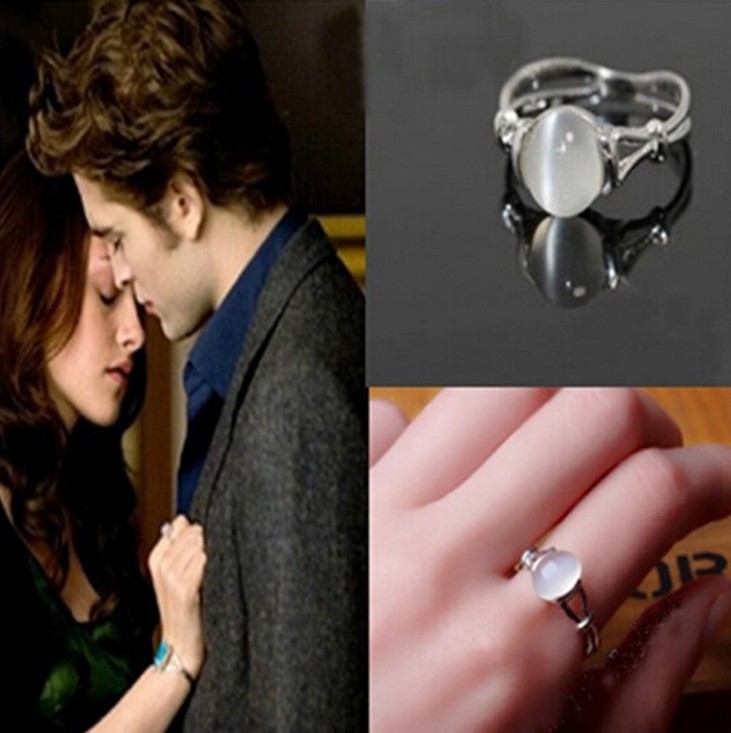 

Vintage Vampire Movies Jewelry Hollow Out Natural Opal Cat Eye Rings The Twilight Bella Moonstone Ring For Women Valentine Gift