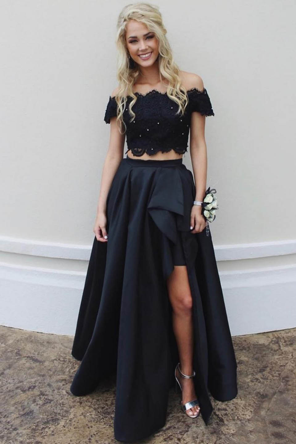 Jupe en satin noir en dentelle avec appliques Top Split robes de soirée formelles pour les filles charmantes deux pièces hors de l'épaule longue