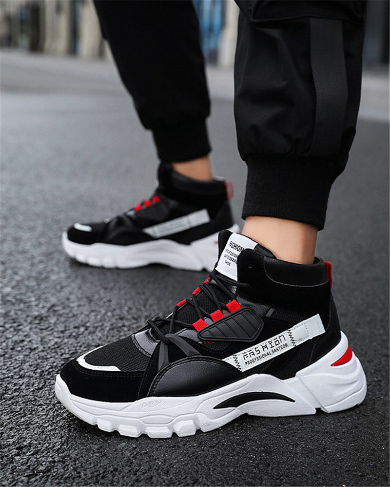 

2020 Cheap Wild Mesh Fashion Designer Shoes Triple S Sneakers Cool Wild Sneakers Three Color Men Running Outdoor Shoes