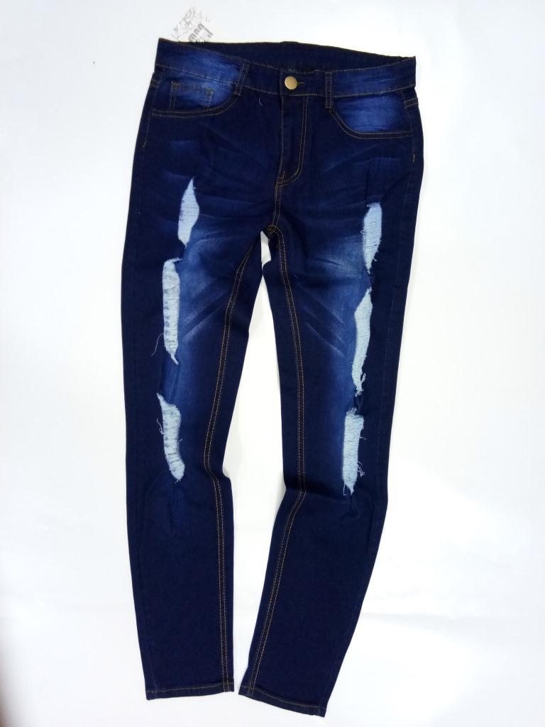 black skinny jeans with holes in knees