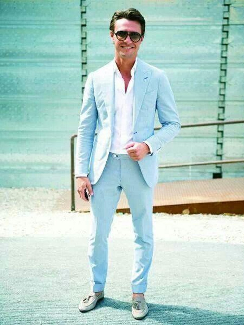 

Fashion Light Blue Groom Tuxedos Beautiful Peak Lapel Men Formal Suits Business Men Wear Wedding Prom Dinner Suits (Jacket+Pants+Tie) 2159, Same as image