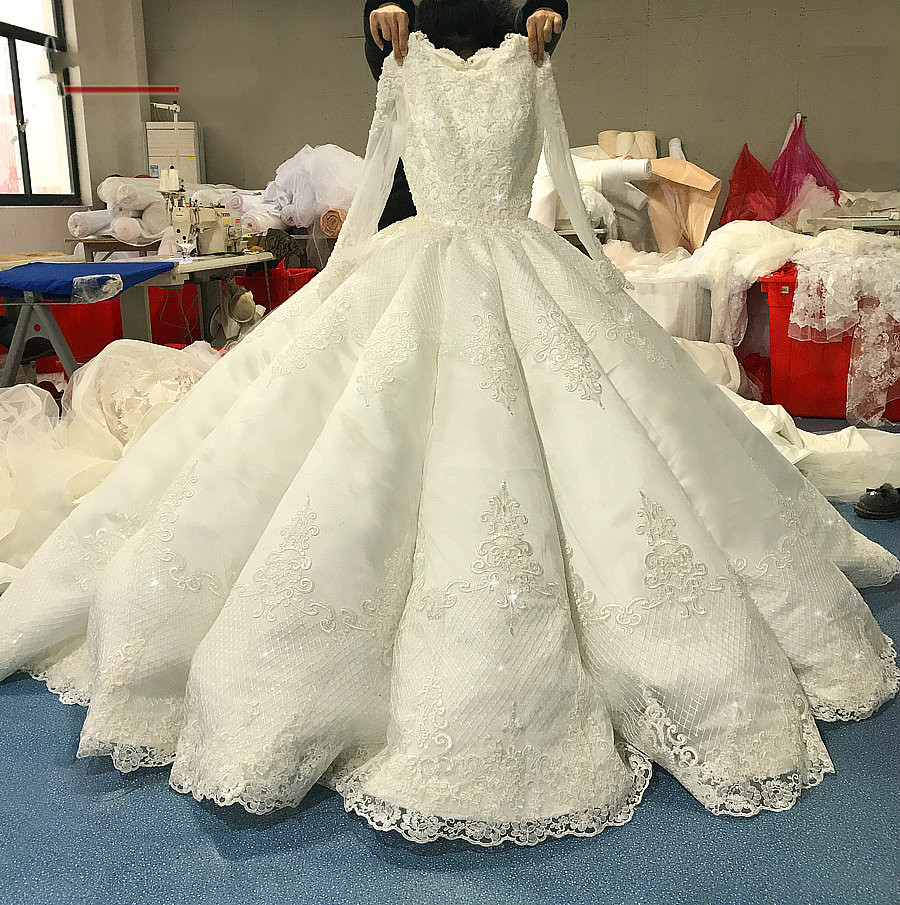 

Real Picture Luxury 2020 Ball Gown Wedding Dresses Jewel Neck Appliqued Long Sleeve Bridal Gowns Vintage Plus Size African Robes De Mariée, Red