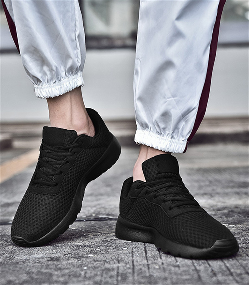 

High Quality 2020 With Box men's outdoor wear-resistant breathable casual sneakers classic solid color mesh lightweight wild sneakers