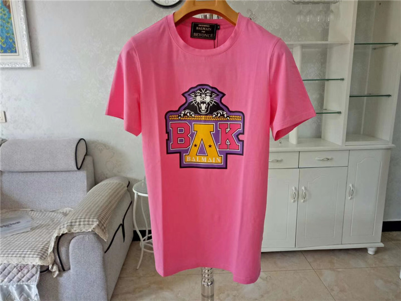 camiseta con rosas hombre