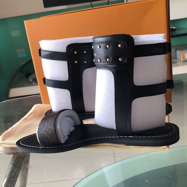 

2019 Popular Summer Luxury Ladies Canvas Gladiator Style Flats Shoes Black Golden Studs Women's Nomad Sandal Party Sexy Fashion Ladies Shoes, Brown