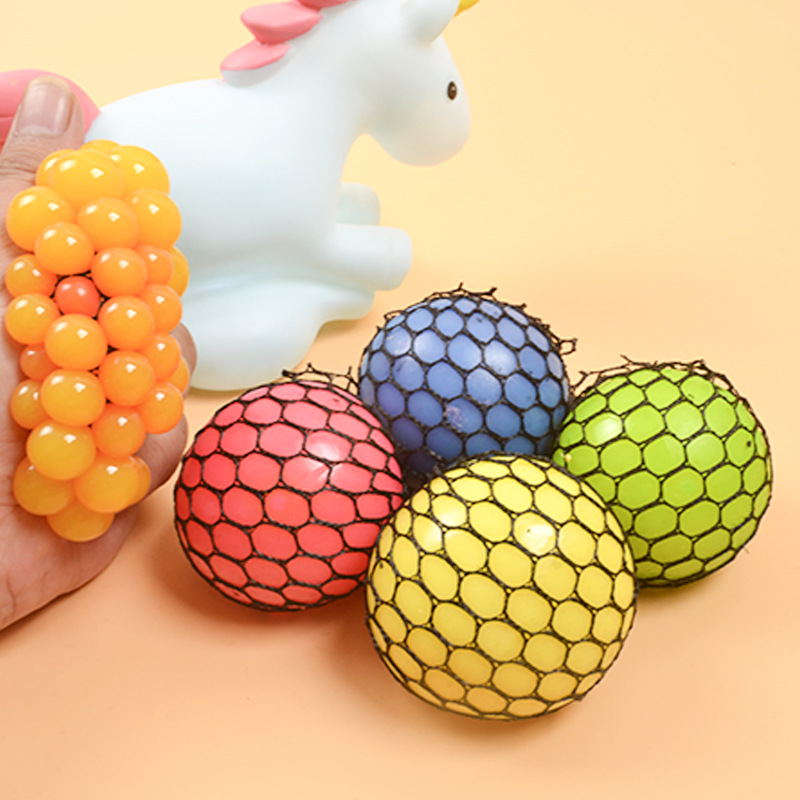 

Cute Anti Stress Face Reliever Grape Ball Autism Mood Squeeze Relief Healthy Toy Vent Toy Extruded Discoloration Creative Gifts VT0104