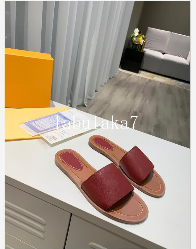 

Sandals Design Embossing Sandals top quality Slippers Shoes Ladies Summer Outdoor Beach Flip Flops Genuine Leather with box