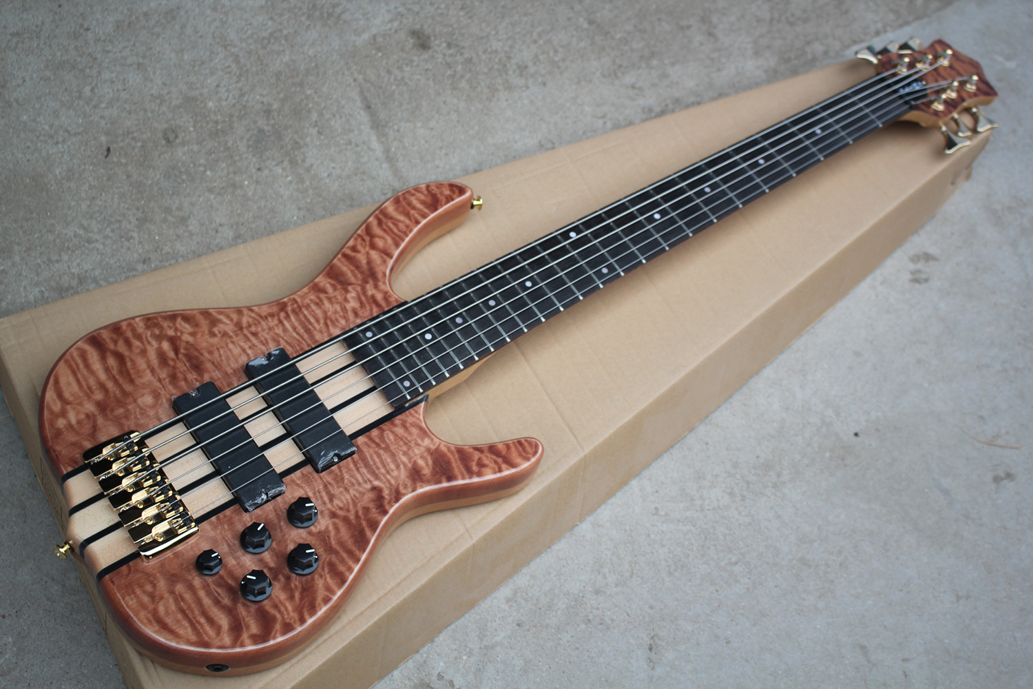 

Factory Custom 6 strings 24 Frets Electric Bass Guitar with Active Circuit,2 pickups,Golden Hardware,offer customize