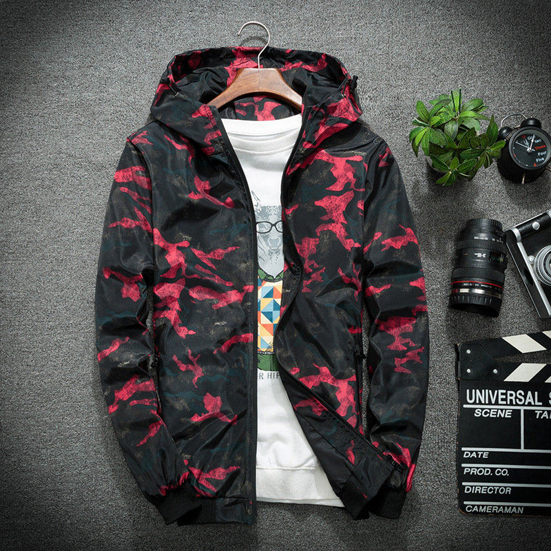 La nouvelle veste de camouflage mince printemps 2020 pour hommes a imprimé de jeunes vestes décontractées à capuche