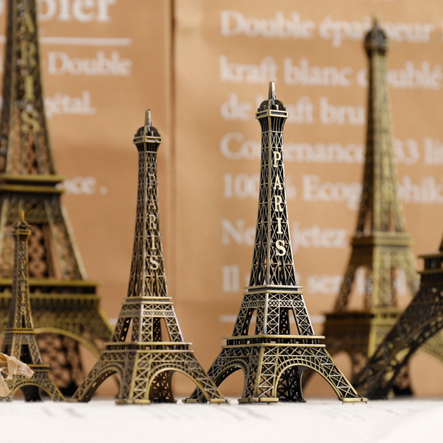 Anneau de Tour Eiffel en résine style vintage