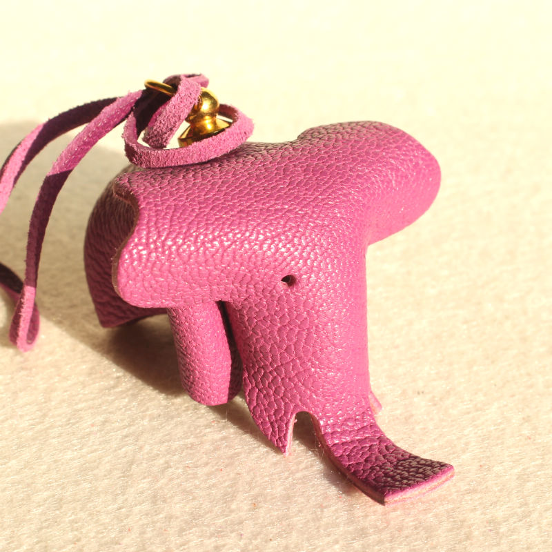 

Handmade Genuine Leather Cute Cow Bull Funny Lucky Elephant Keychain Pendant Animal Key Chain For Men Women Bag Charm Girls