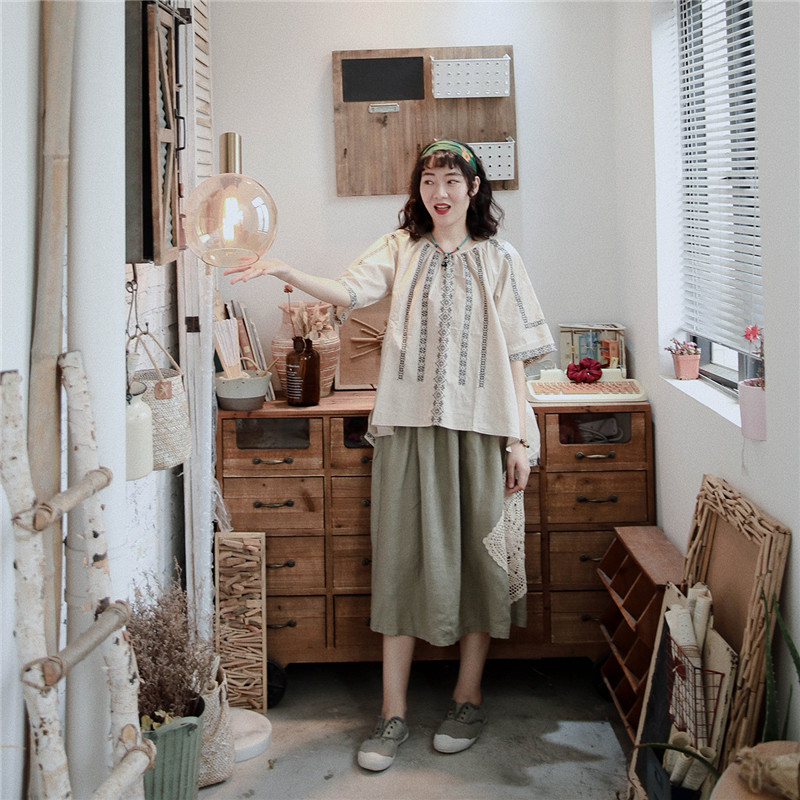 

2020 summer new five-point sleeve irregular cotton and embroidered doll shirt shirt Japanese wild, Beige