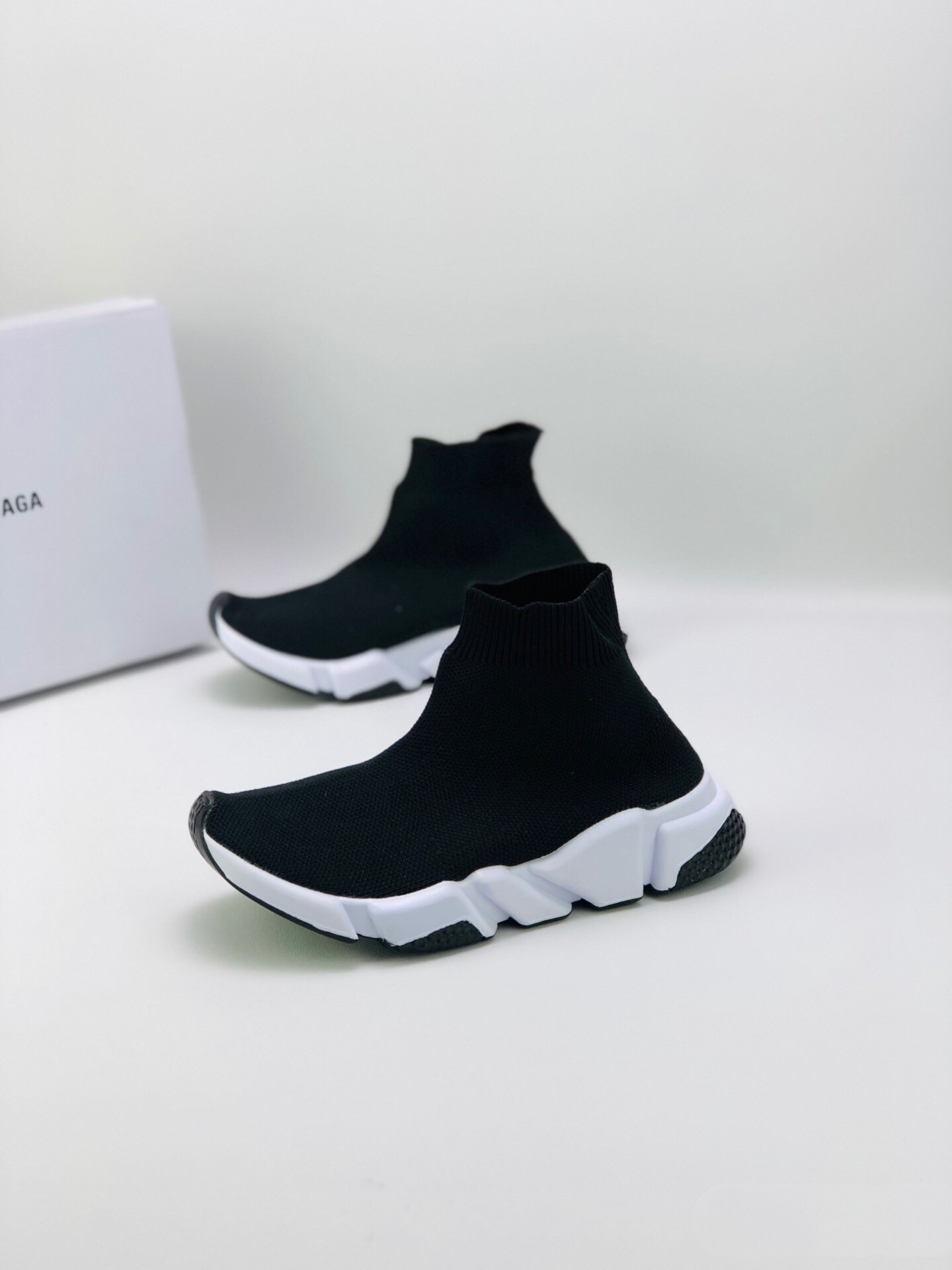 

(box)Fashion Kids Paris Socks Boots Children Athletic Shoes Casual Flats Speed Black White Trainer Sneaker Boy Girl High-Top Running Shoes