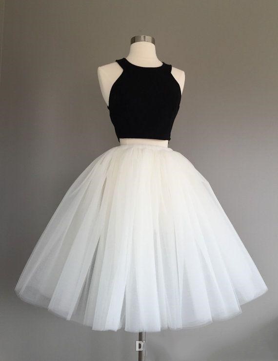 

Black And White two Pieces Party Bridesmaid Dresses Ball Gown Halter Tulle Ruched Knee Length prom Homecoming Dress New