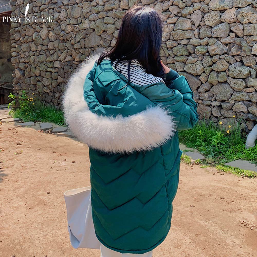 

PinkyIsBlack 2019 Fashion Women Winter Jacket New Thickening Warm Long Parkas Winter Coat Women New Hooded Down Jacket Big Fur, Black