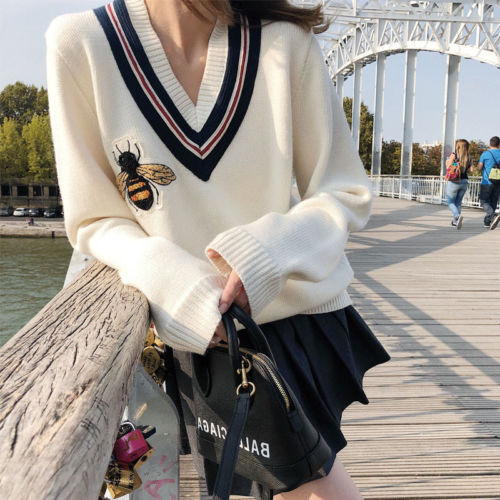 

Designer Women' Sweaters BEE Embroidery Knitted V-neck Pullover Sweater Jumpers, White